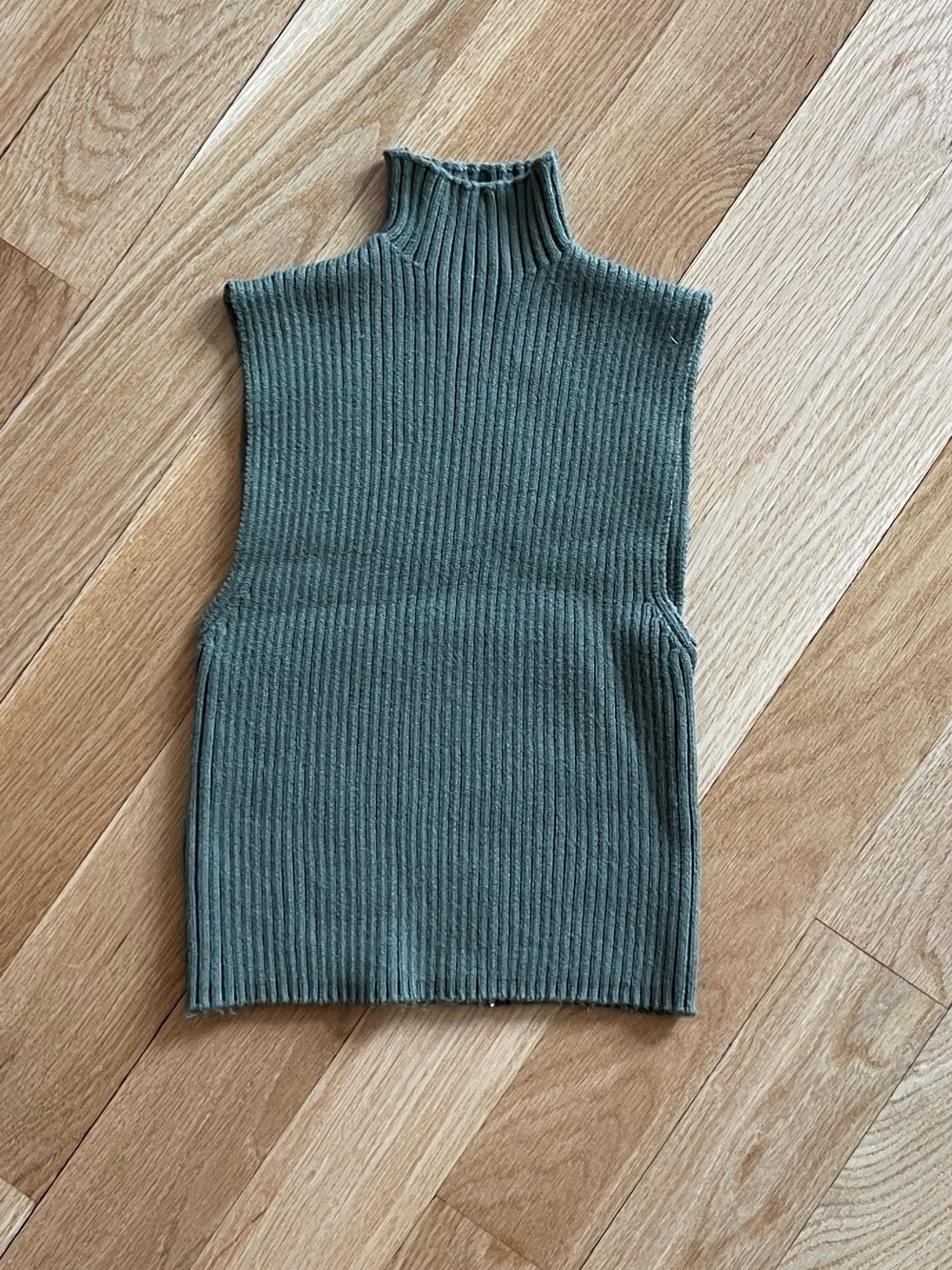 Zara ribbed cropped mock neck knit - olive green